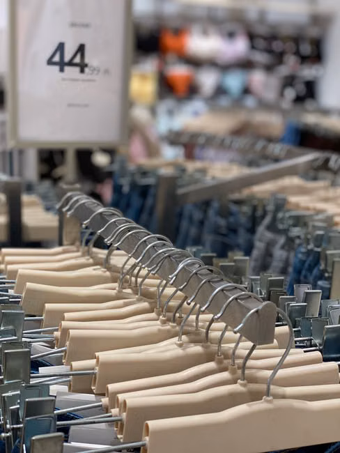 Canais e horário de atendimento da Loop Casual Clothes
